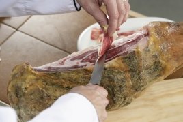 Comment couper un jambon serrano sans la détruire - Jamón Pasión