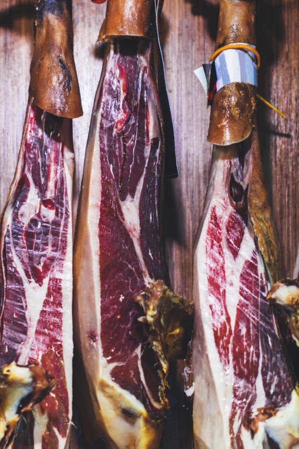 Jambons et épaules