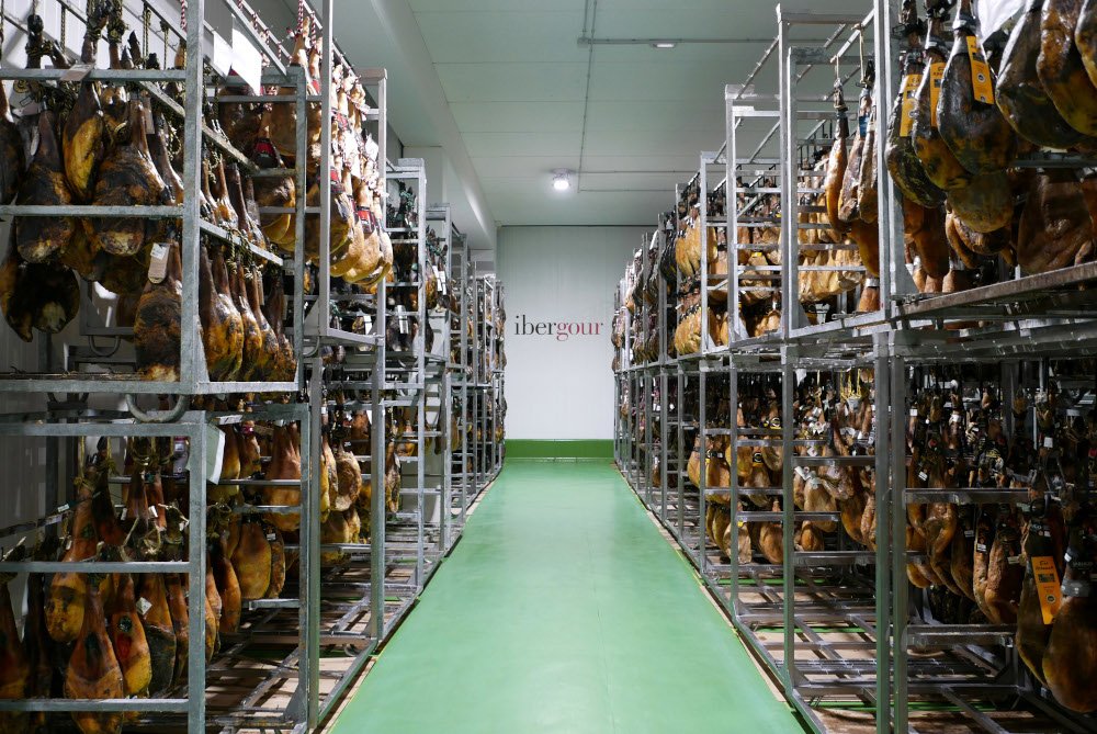 Allée de stockage du jambon.